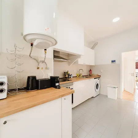 New&improved 41 Bedriver Front Lisboa